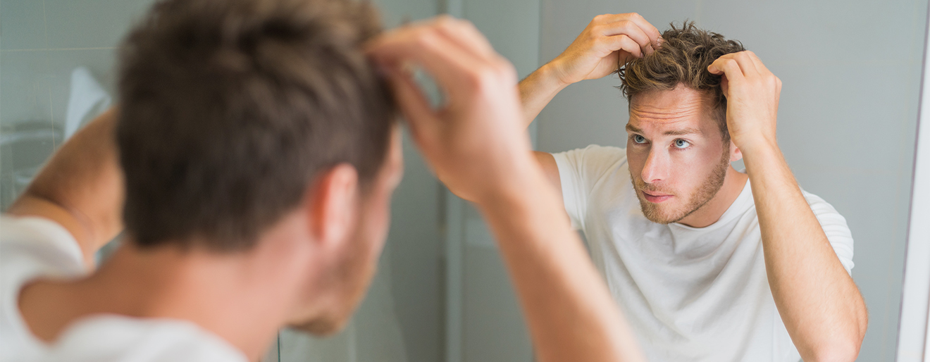 Wypadanie włosów u mężczyzn i kobiet - przyczyny i zalecenia